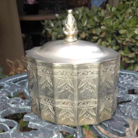 Godinger Silver Plated Etched Scalloped Pineapple Finial Lidded Trinket Box - Picture 6 of 11